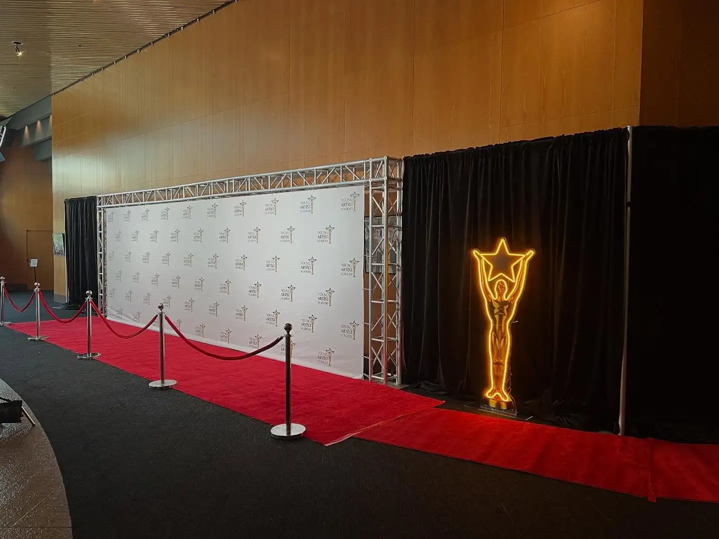 Custom printed event backdrop with logo pattern for trade show exhibition